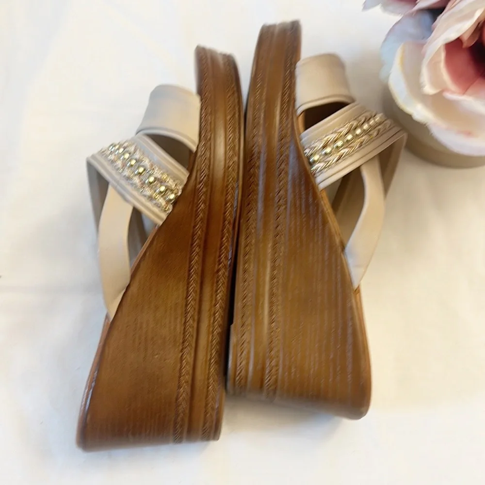 Italian Shoemakers Beige Platform wedge cushioned heel dress sandal women size 8